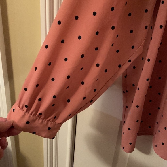 Lane Bryant pink w/black polka dots long-sleeve blouse size 26/28 - Picture 3 of 9